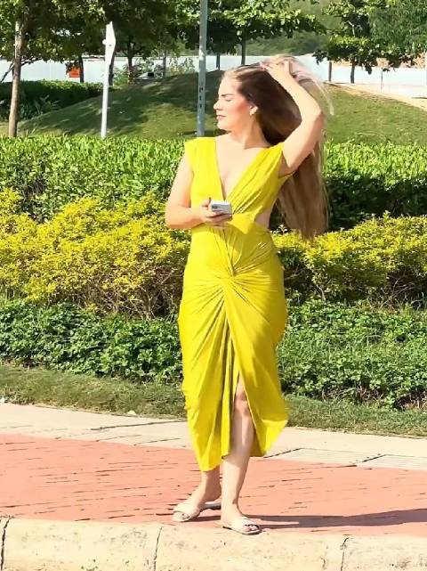 假摩托恶搞美女