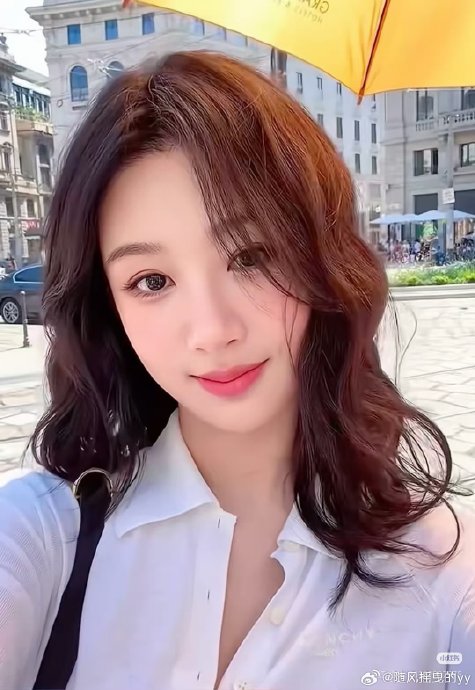 杨紫杀青后行程密集到十月，马不停蹄穿梭米兰巴黎再战白玉兰