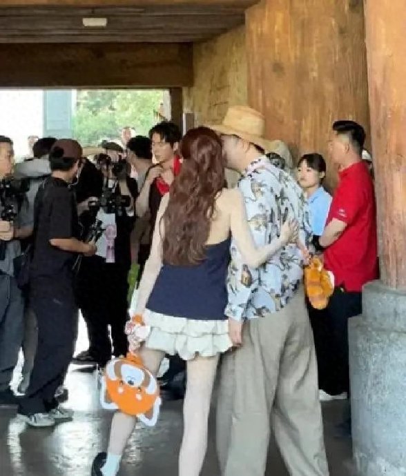 为什么沈梦辰不涂粉底液后背会出现明显色差？