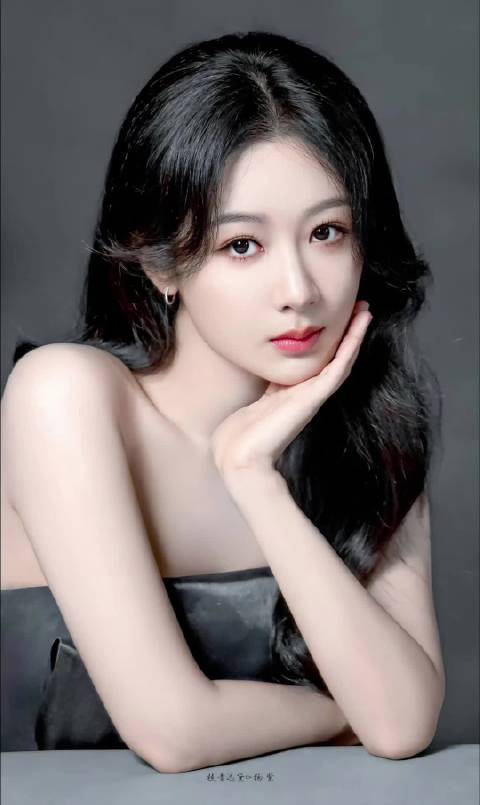 杨紫凭多部作品获白玉兰提名，成90后视后提名人