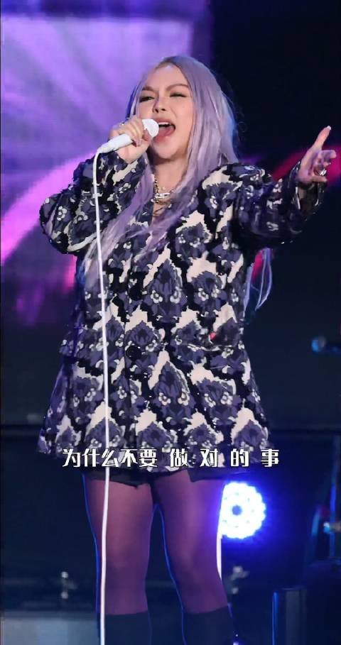 张惠妹音乐节献唱《火》，快乐认真引爆全场