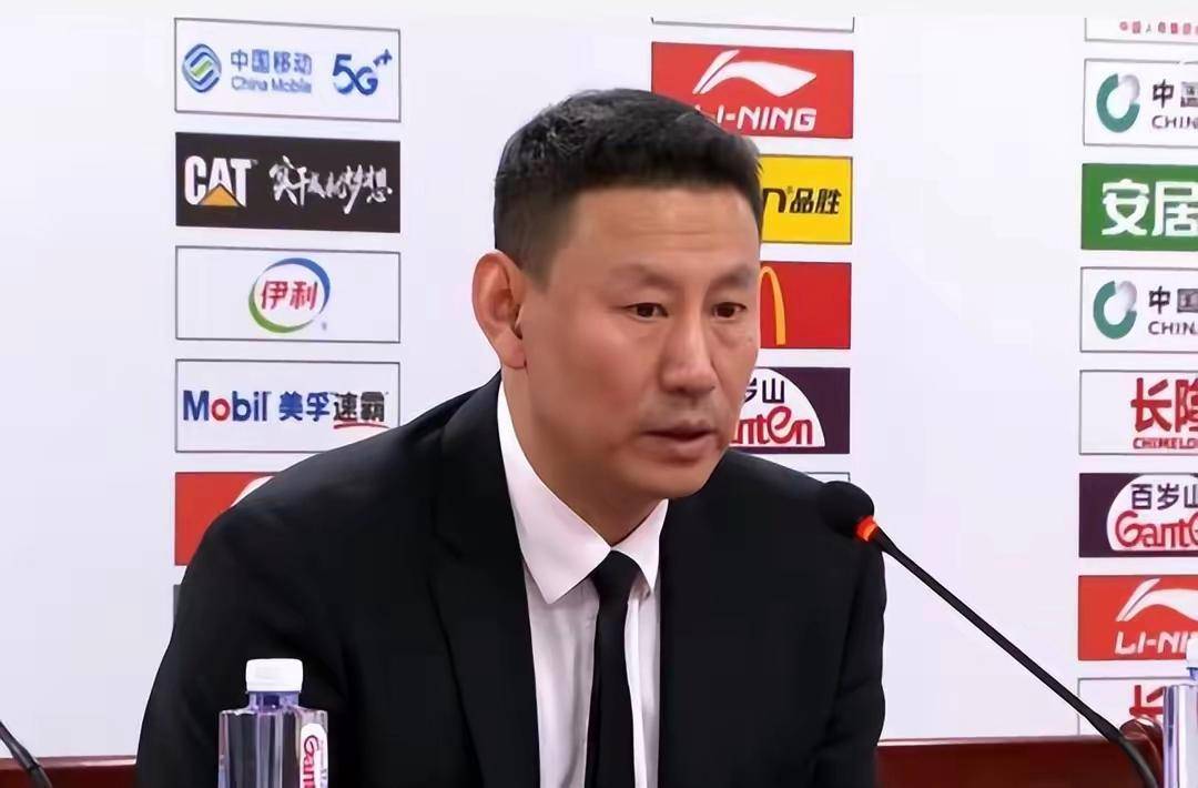 6月17日:停赛三年复出!李楠执掌首钢,能镇住周琦赵睿么?