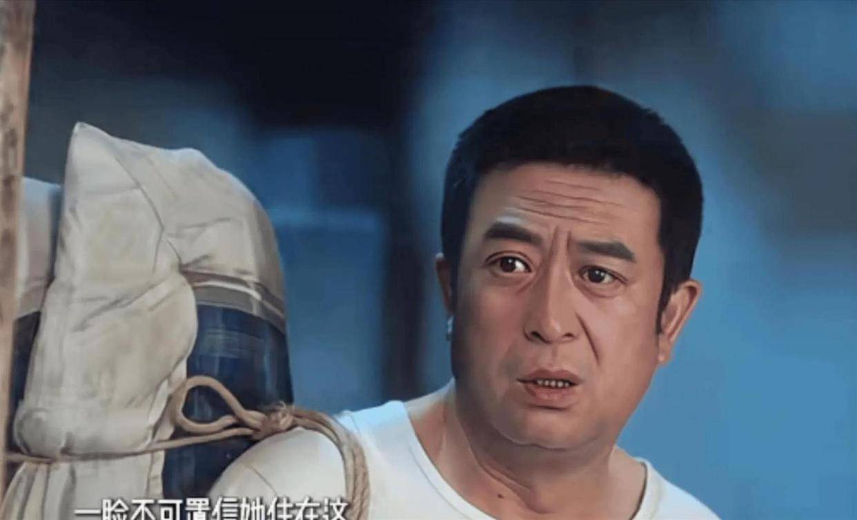 剧集热度一路飙升稳居热门榜单，火爆程度并非源自张嘉益和刘浩存的加持，真正带动口碑出圈的竟是戏份平平毫不起眼的这位演员