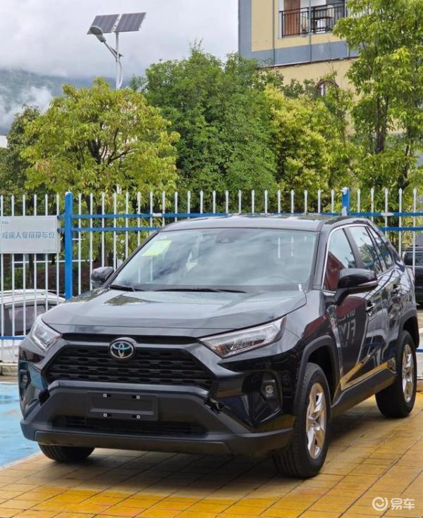 试驾2026款RAV4荣放:车机系统完善,家用性能依旧出色