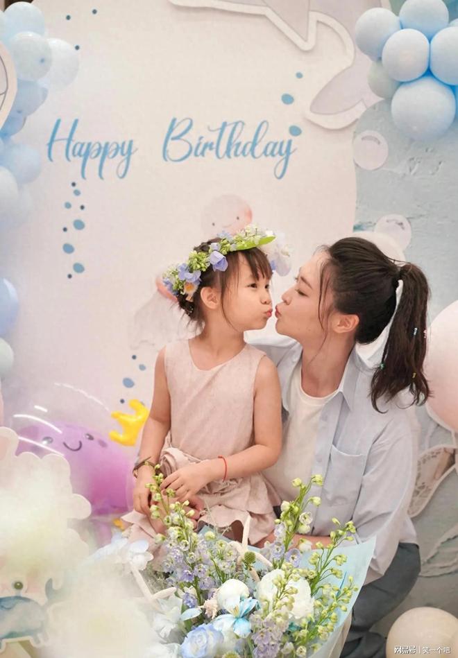 惠若琪给女儿办海洋主题生日会，一家三口同框温馨感直接拉满