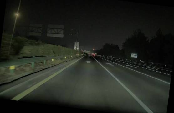 高速行车须切换远近光，自动大灯存安全隐患