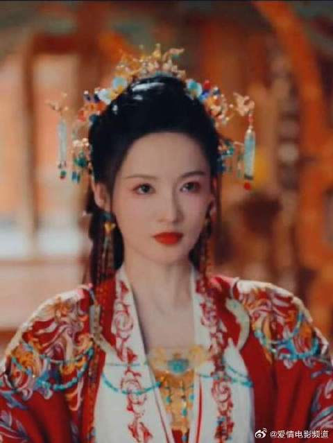 李沁陈哲远新剧一笑随歌演绎死敌变挚爱