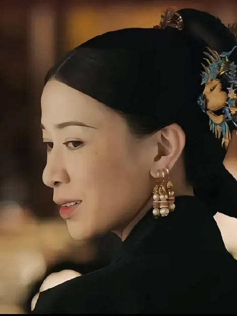 宜修：这才是我的亲侄女，敢直接手撕钮祜禄氏
