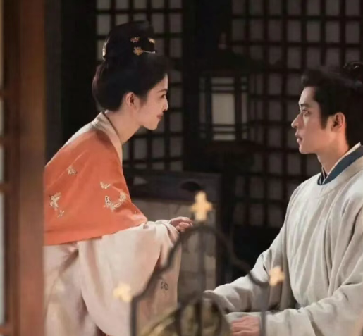 首播!白鹿、丞磊领衔古装权谋剧《莫离》来了，上演双强CP