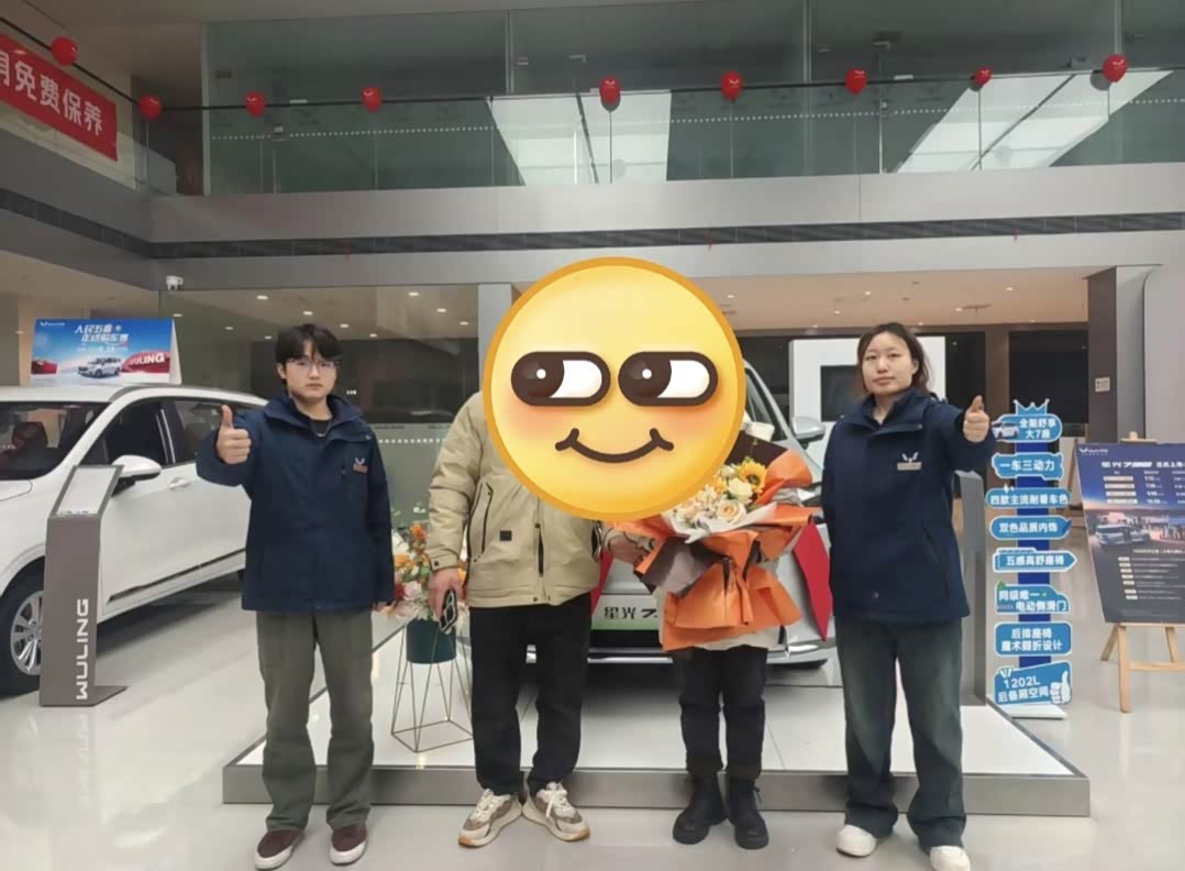 五菱星光730纯电版提车全记录:10万级家用MPV的真香之选_星光730新能源