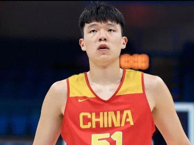 杨瀚森首秀太慢热，仅廖三宁会给他传球不够，一人或将脱颖而出|内线|郭士强|赵继伟|王俊杰|新赛季_订阅