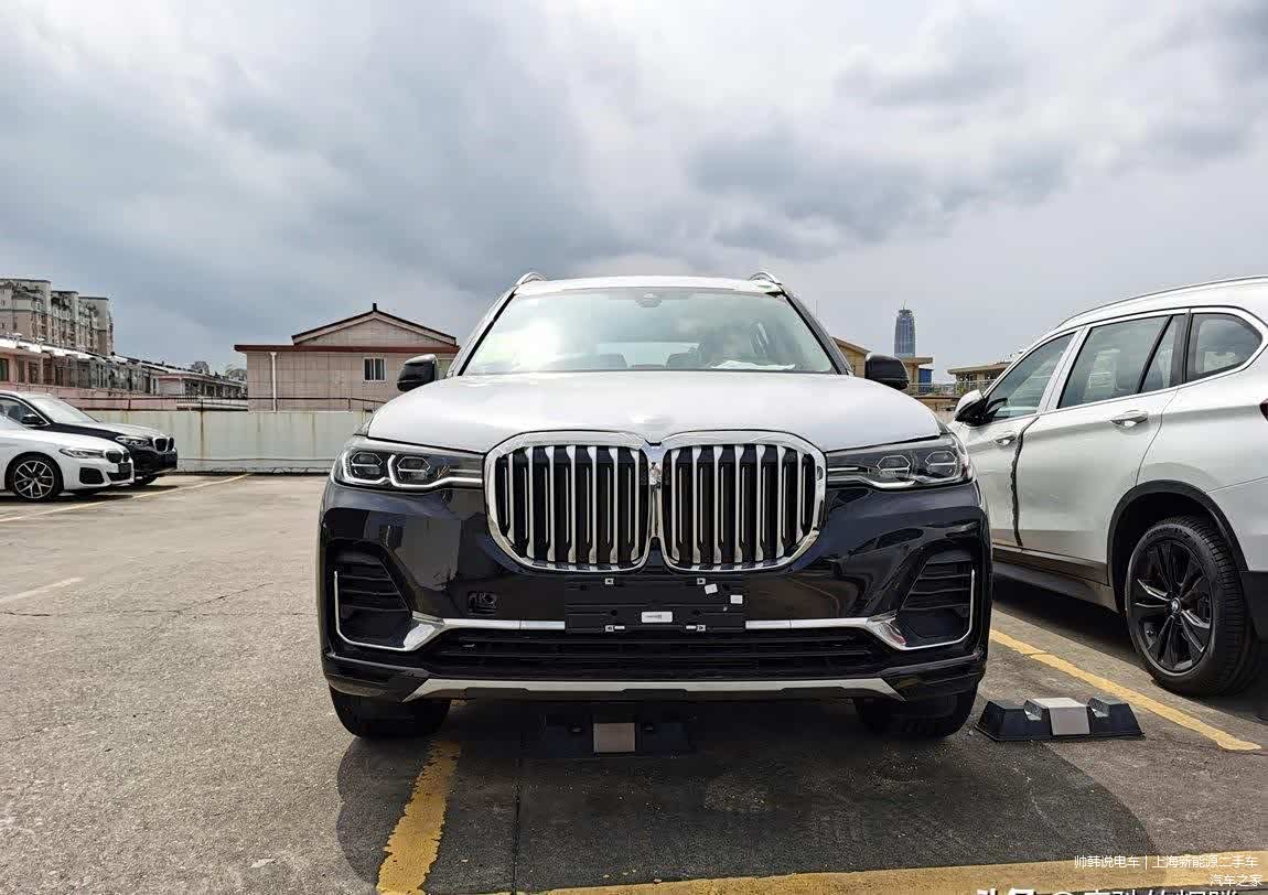 同为百万级全尺寸豪华SUV,落地价更高的GLS为何卖得反而比X7好?