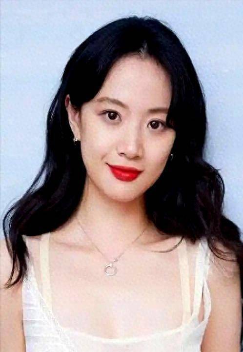 王全安用她、贾樟柯扶她，张嘉译宁肯损失也要换掉她，后来怎样了