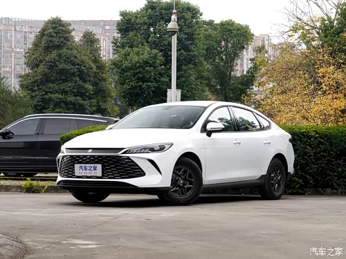2026款秦PLUS DM-i 8万级混动标杆,家用全能神车