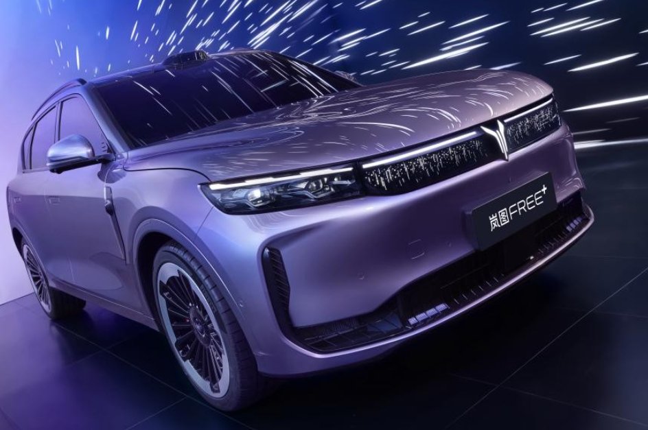 搭载华为乾崑ADS4，岚图FREE+也上“狠活”了！ | BitAuto