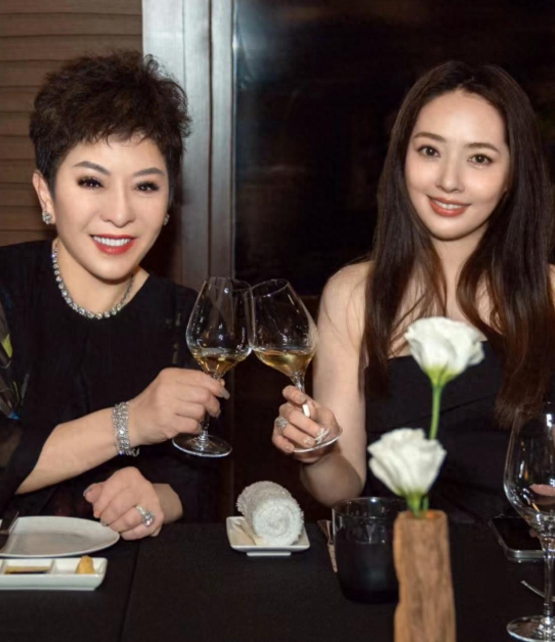 向太曝郭碧婷父病或时日无多!大赞儿媳自己赚钱贴补娘家