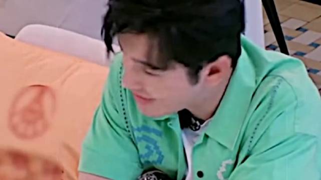 苏炳添9秒83创亚洲纪录，无缘巴黎奥运仍是中国飞人