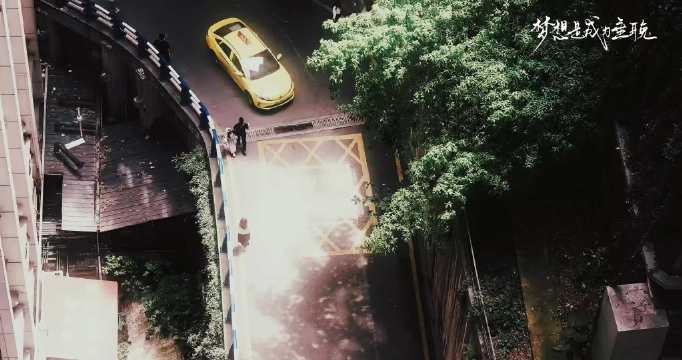 《重庆森林》 港风味特别浓吧！ 明天更新《梧桐巷雨》第四章！