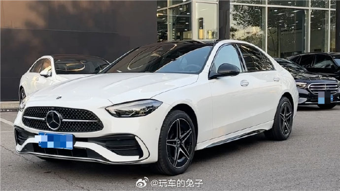 2026款奔驰C级燃油版全系换装2.0T发动机的具体参数和驾驶感受如何？