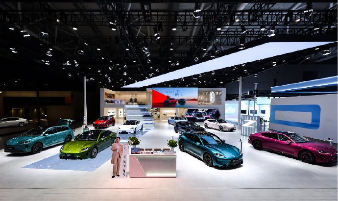 追求科技感该选20-25万哪款新能源车？