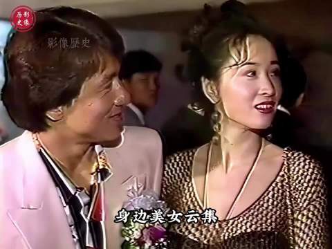 1991成龙的日常生活：身旁美女云集，看着潇洒至极