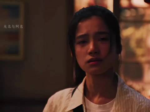 她被困在家庭的责任里，只是想短暂出走，做一次只为自己的小孩