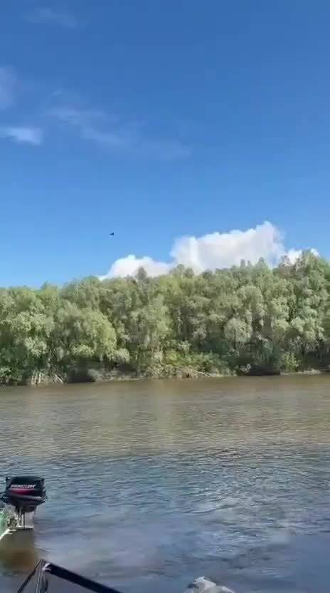 俄军小摩托强袭~乌军的拦截器打中它且爆炸后对它看起来没有任何影响