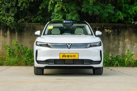 2025款岚图FREE+乾崑版深度评测：30万级SUV新标杆