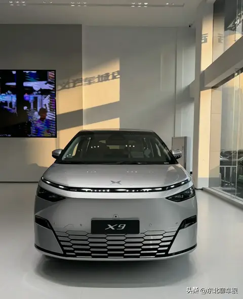 小鹏X9优缺点和落地价
