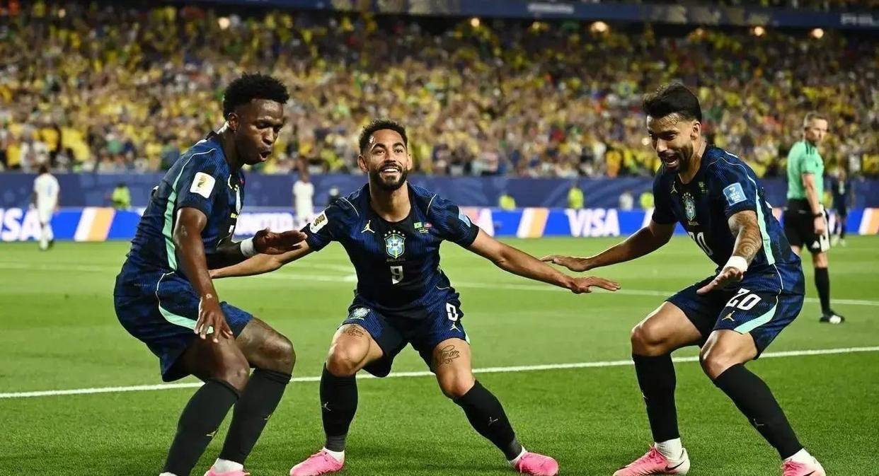 巴西3-0大胜海地抢占榜首!威尼修斯传射库尼亚双响,拉菲尼亚伤退
