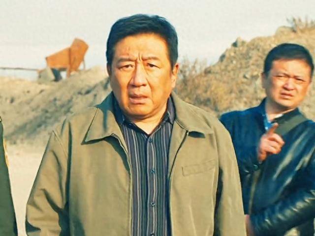 全程瞪眼原形毕露，演技被丁勇岱吊打，这位演员不红是有原因的