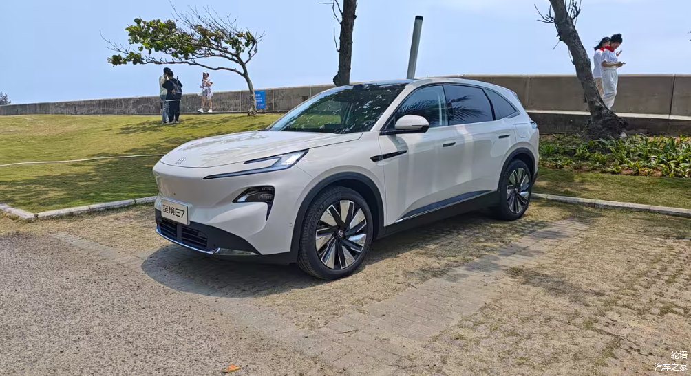 别克至境E7正式上市 售价15.99万元起/纯电续航235km