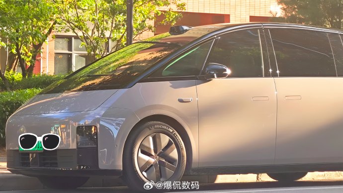 2026改款理想MEGA会保留大象灰配色吗？