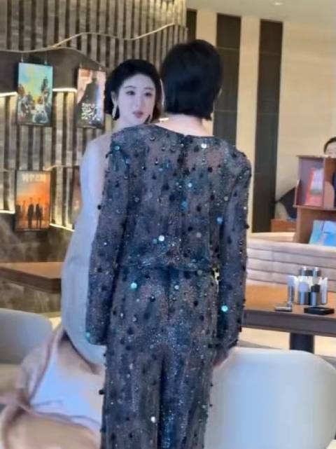 杨紫两晚没睡了