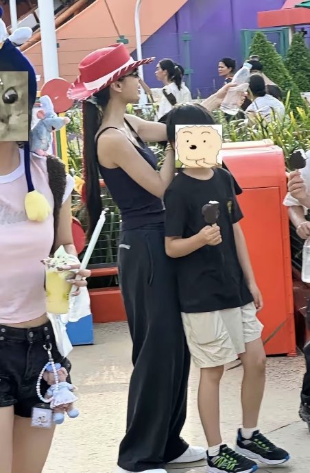 小海绵目前是由Angelababy抚养吗？