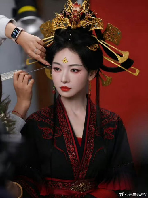 吴谨言产后发胖，反而逆袭成美貌天花板？