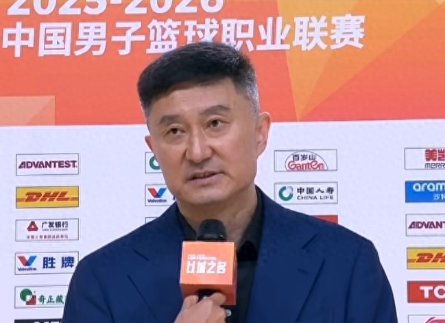 破案了！为什么广东迟迟不续约杜锋？三点原因藏不住了