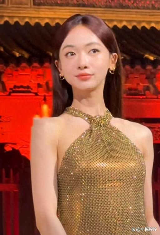 吴谨言舍弃病态瘦,增肥后登费加罗颜值变化,治好了我的畸形审美