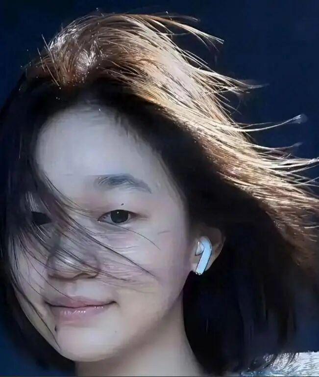 全红婵留长发，近170cm颜值惊人，网友：这脸，变化好大...