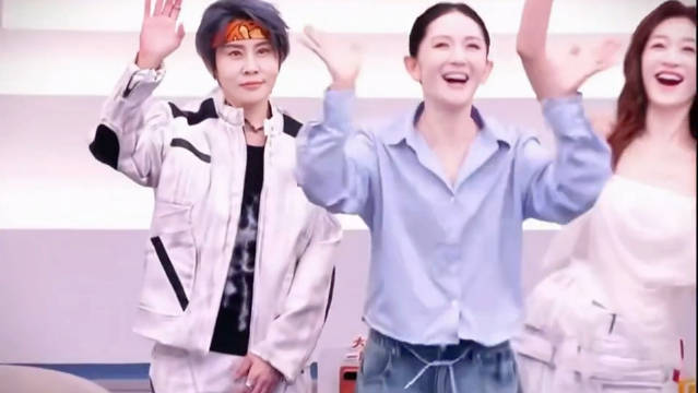 好鲜活的谢娜、王濛、李小冉！ 谢娜今晚是有舞台表演吧都没主持！