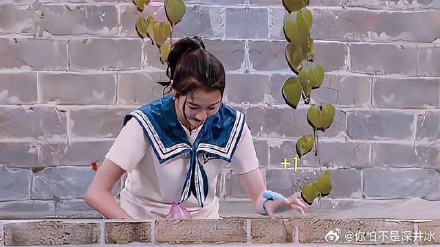 关晓彤不愧是捡漏王！老建杨迪闫妮扔在地上的球，笑疯了丨星期六