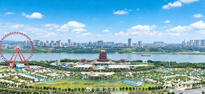 长株潭怎么乘坐公共交通到万楼房车酒店