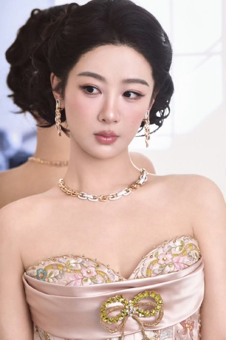 杨紫这次获得白玉兰视后实至名归吗？