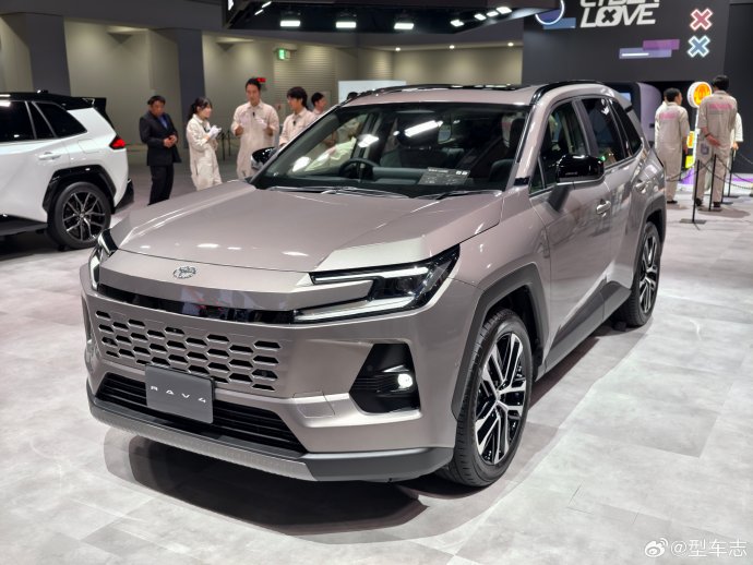 丰田RAV4荣放车钥匙电池型号是什么？