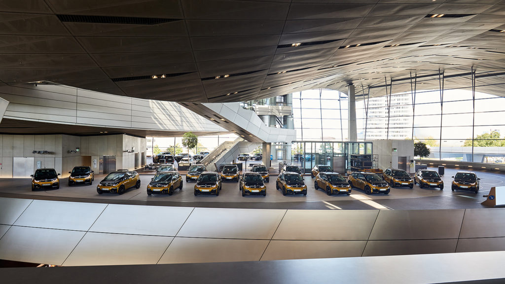BMW首款市售電動車i3光榮退伍 末批18輛專屬黑金配色享最後尊榮