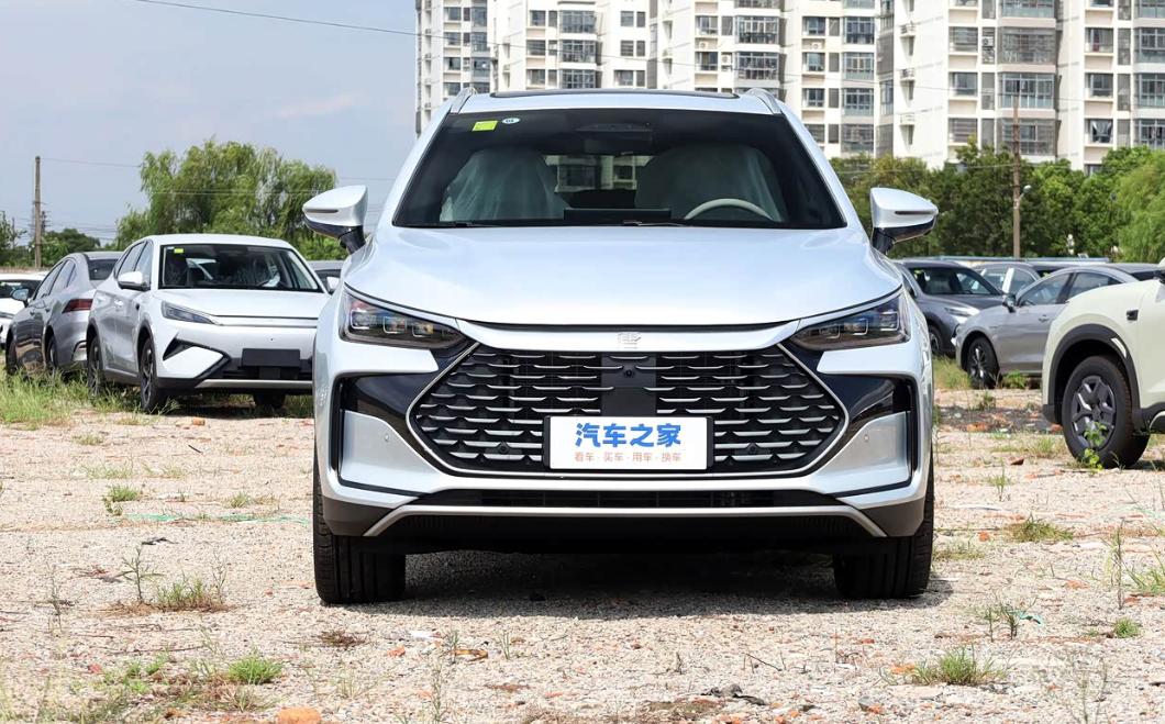 比亚迪又一中型SUV!售15.98万起,4.7L油耗,比汉兰达省油