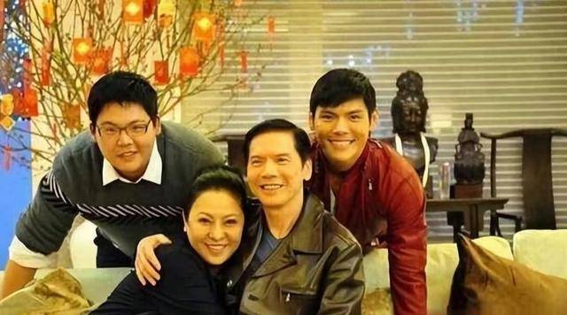 母子断联数月终破冰,向太和向佑和解,最大功臣是长子向佐