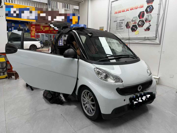 14 年老奔驰 Smart 音响焕新,小车也有饱满氛围感