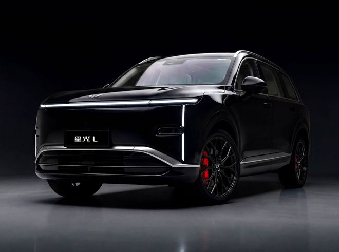 国产高颜值SUV，全黑外观+红色卡钳，5门6座布局，续航1260km|车顶|新车|suv|五菱汽车|成都车展_订阅