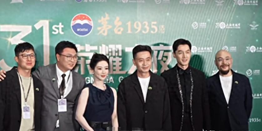 白玉兰提名名单公布了网上那些红毯八卦全是假的正主压根没露面。